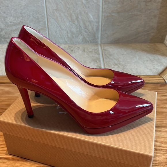 Absolute must haves Pigalle Plato 100 Patent red heels - Picture 5 of 8